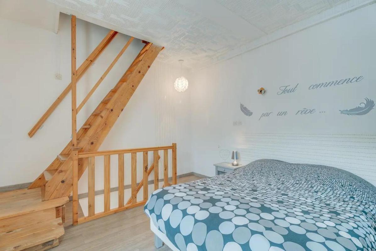 Maison Понторсон Екстериор снимка